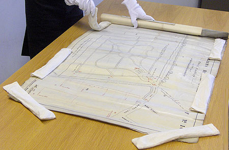 Handling Maps and Plans - Avoid touching the document