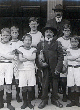 Boys Home Industrial School - Boxing Class 1910 (MH 102/2692 f79)