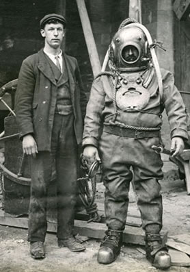 Man in diving outfit (COPY 1/497)