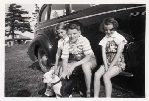 1940: Betty, George and Doris Parr in Nova Scotia, Canada (DO 131/47)