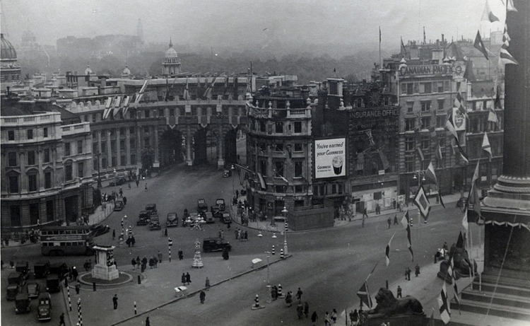 Trafalgar Square London 1946 (WORK 21/290)