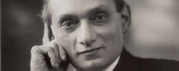 Black and white head and shoulders photograph of Shapurji Saklatvala