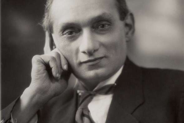 Black and white head and shoulders photograph of Shapurji Saklatvala