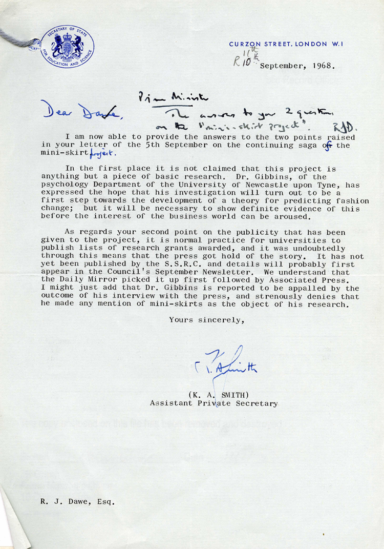 Letter from Mr. K. Smith, at the Department of Education and Science, about university research funding in response to an enquiry by Prime Minister Harold Wilson, September 1968 (PREM 13/2594)