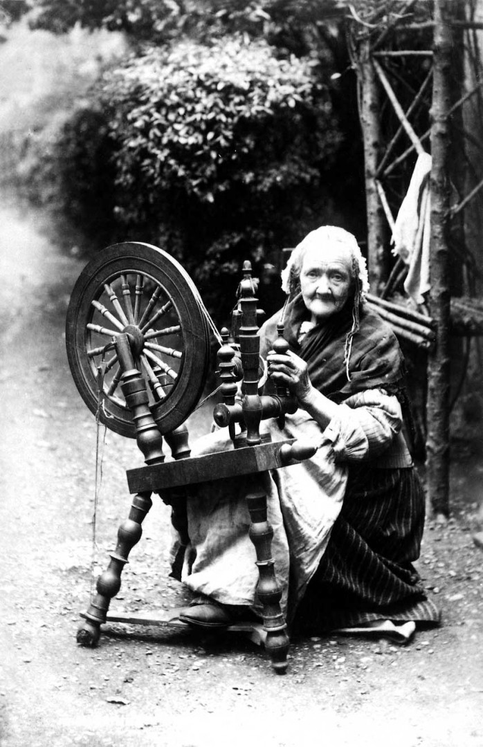 Irish spinning wheel - The National Archives