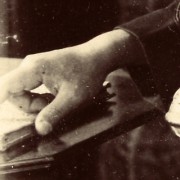 COPY1-522 (274) Close up on his hand