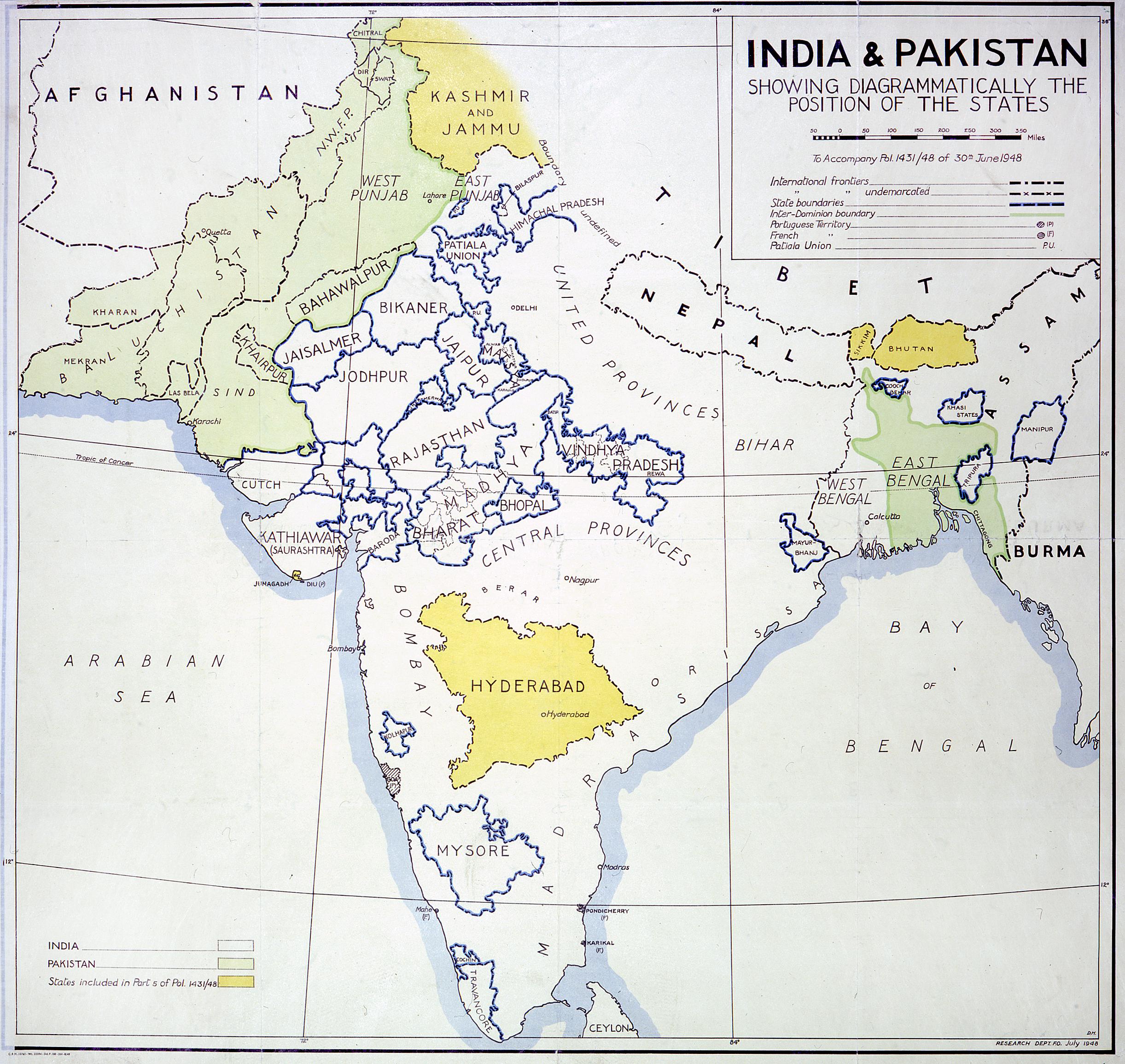 Map of present-day India, Pakistan, and Bangladesh. Most of the map is in white, except for the regions of Baluchistan, NWFP, West Punjab, Bahawalpur, Sind, and East Bengal, which are in green, and Kashmir and Jannu, Hyderabad, Sikkim, and Bhutan, which are in yellow.