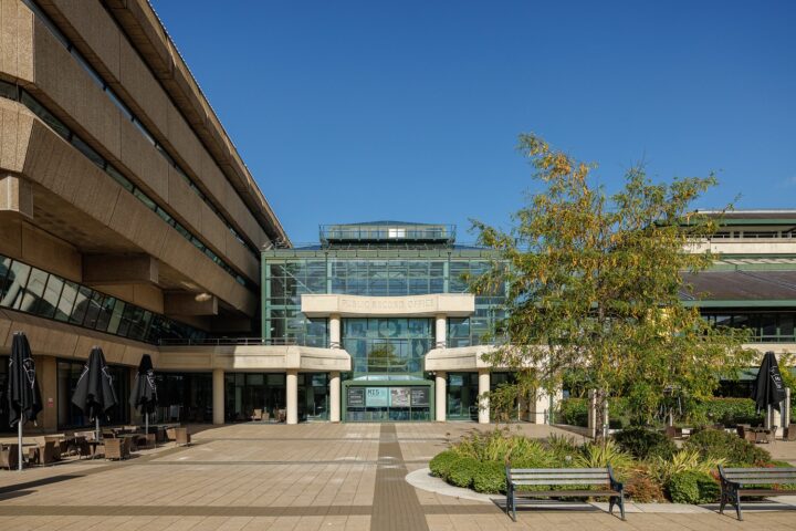 Picture of the front entrance of The national Archives building